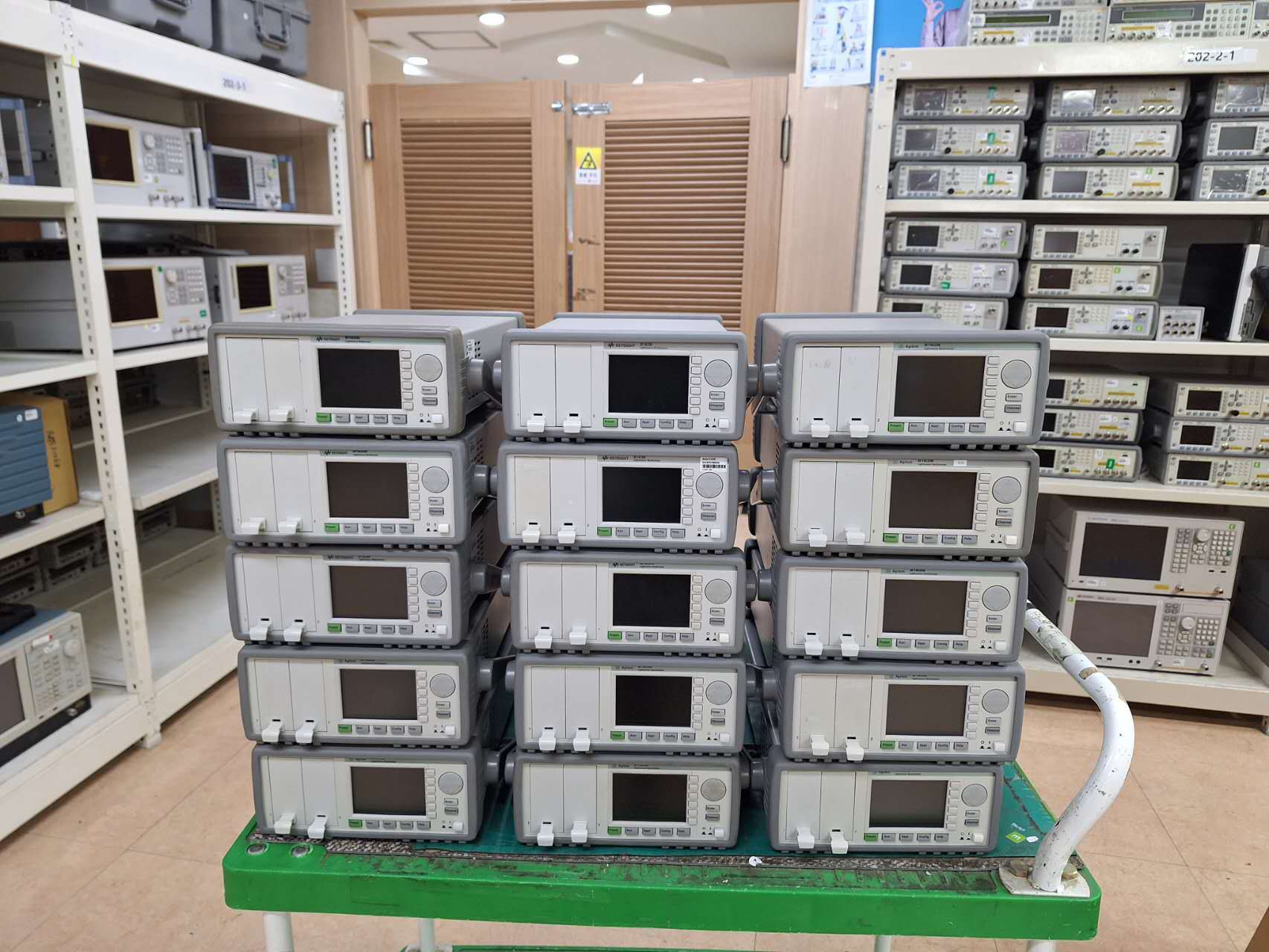 Latest company blogs about 16x Keysight 8163B Lightwave Multimeters – Bulk available