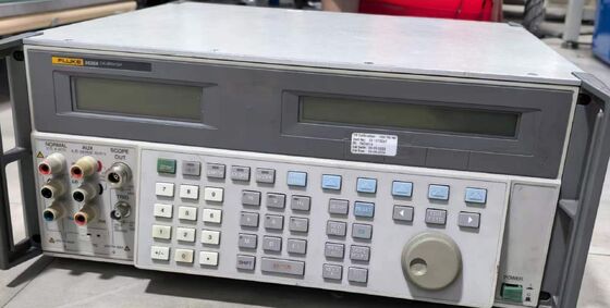 Buy Fluke 5520A Multi Function Calibrator 20A Direct Current Output with Pressure Measurement 600 MHz Scope Calibration online manufacture