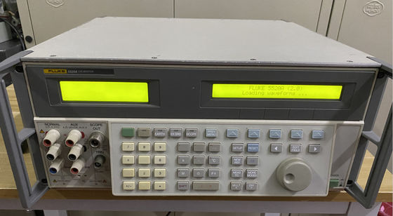 Fluke 5520A Multi Product Calibrator with 600 MHz Amplitude Signals RS-232 Interface and Pre-Owned Condition
