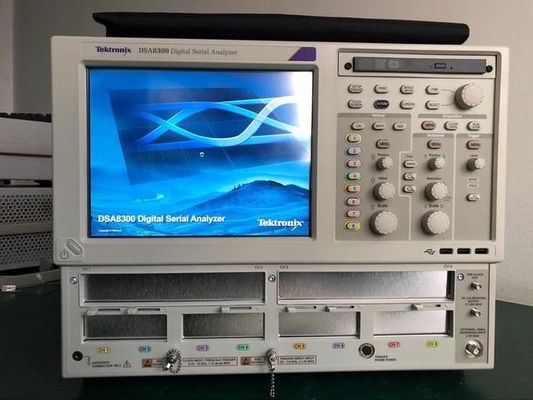 Tektronix DSA8300 Digital Serial Analyzer Equivalent Time Sampling Oscilloscope