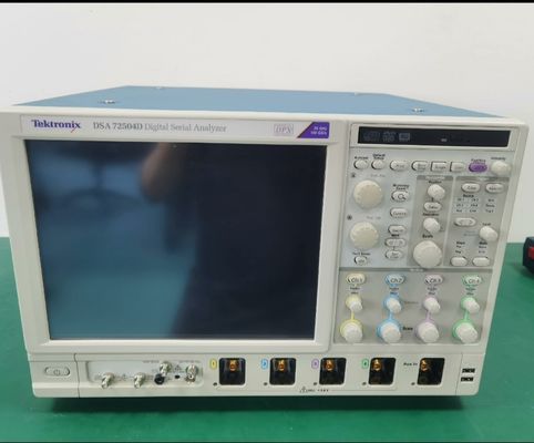 Tektronix DSA72504D Oscilloscope 25 GHz Digital Serial Analyzer 4 Analog Channels Used Pre Owned