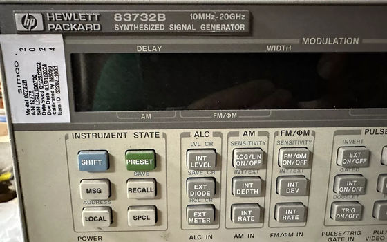 Keysight (Agilent) 83732B 10 MHz to 20 GHz Synthesized Signal Generator Used Test Equipment